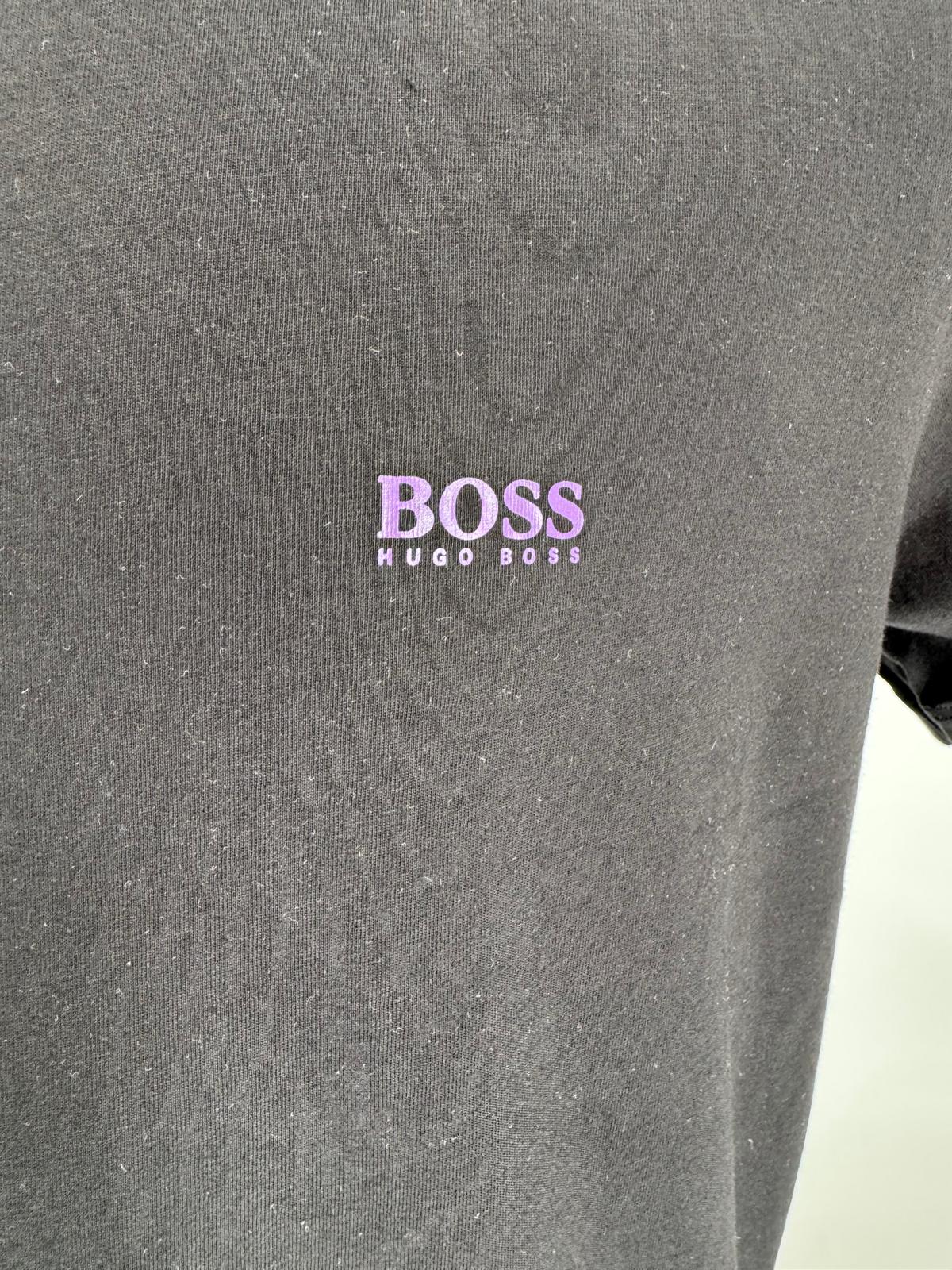 A regular-fit T-shirt by HUGO BOSS. Featuring coordinating logo at the left chest, this short-sleeved T-shirt is crafted in pure-cotton jersey for natural comfort and breathability.