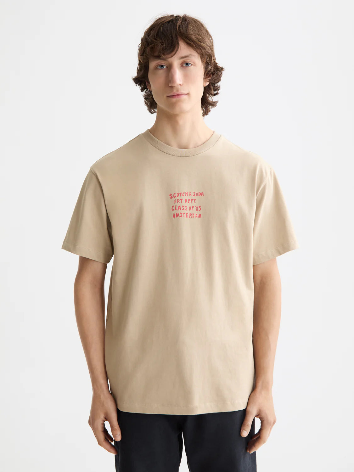 “Relaxed-fit t-shirt with bold front artwork design”