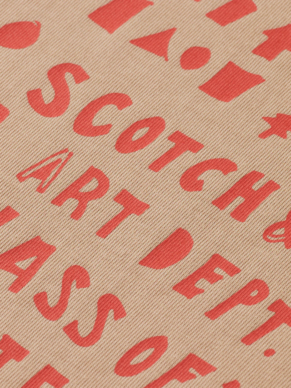 “Relaxed-fit t-shirt with bold front artwork design”