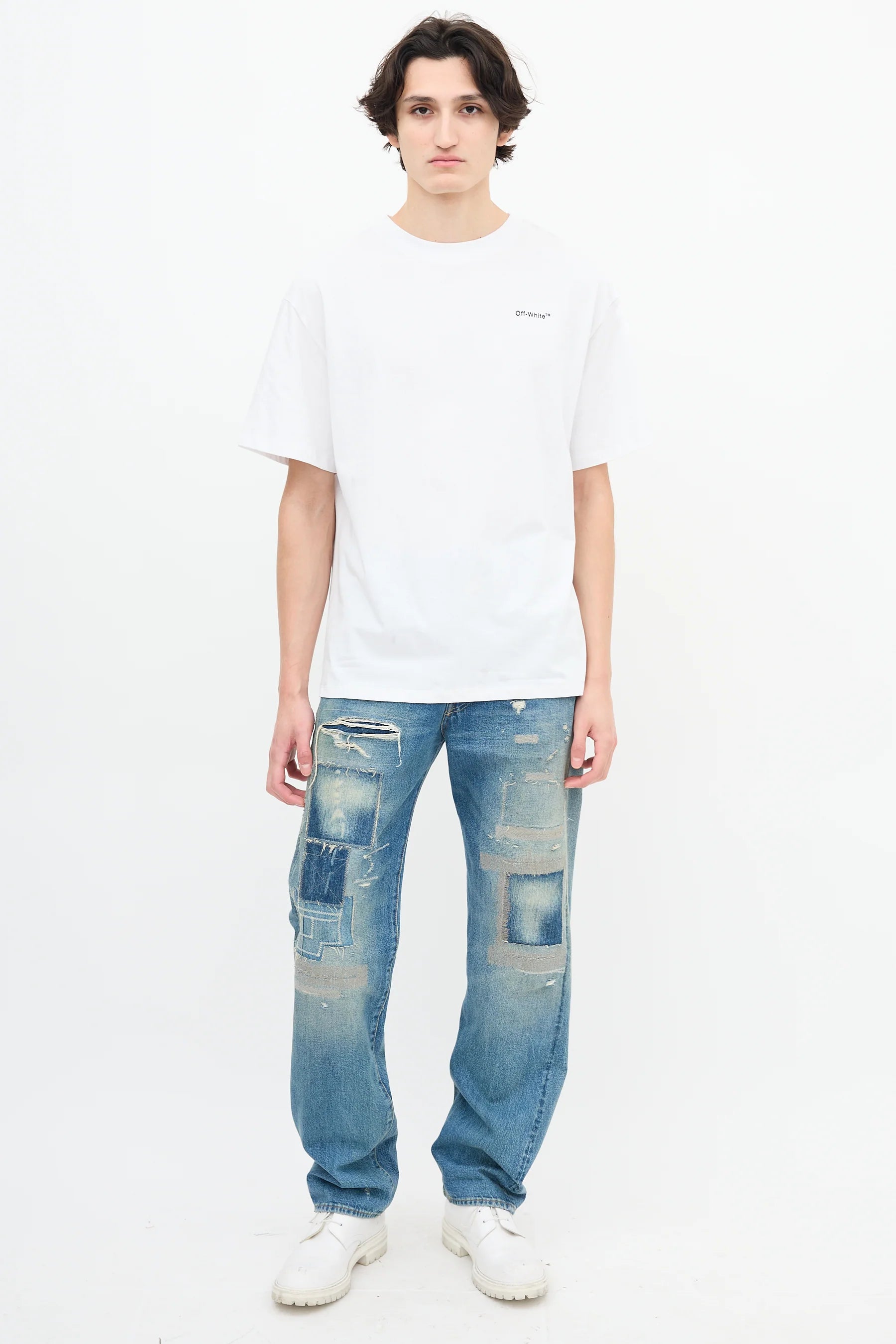 Off-White White Chain Arrows T-shirt in white, made in Portugal, men’s medium size.