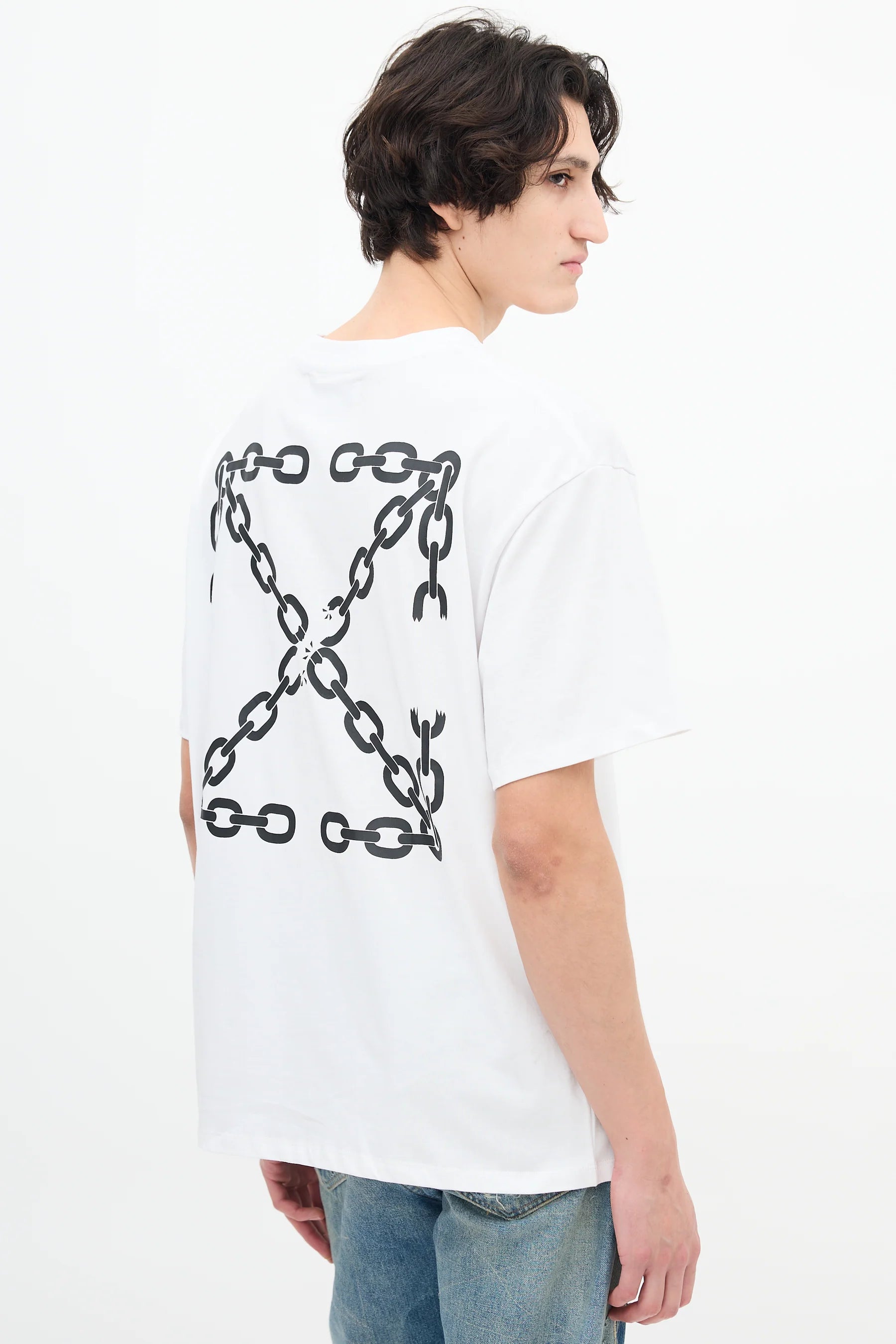Off-White White Chain Arrows T-shirt in white, made in Portugal, men’s medium size.