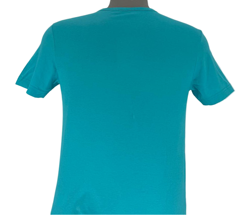 Fresh, modern, and effortlessly stylish — the Hugo Boss Basic T-Shirt in Sea Blue with a bold curved black logo across the chest delivers luxury simplicity with everyday comfort.