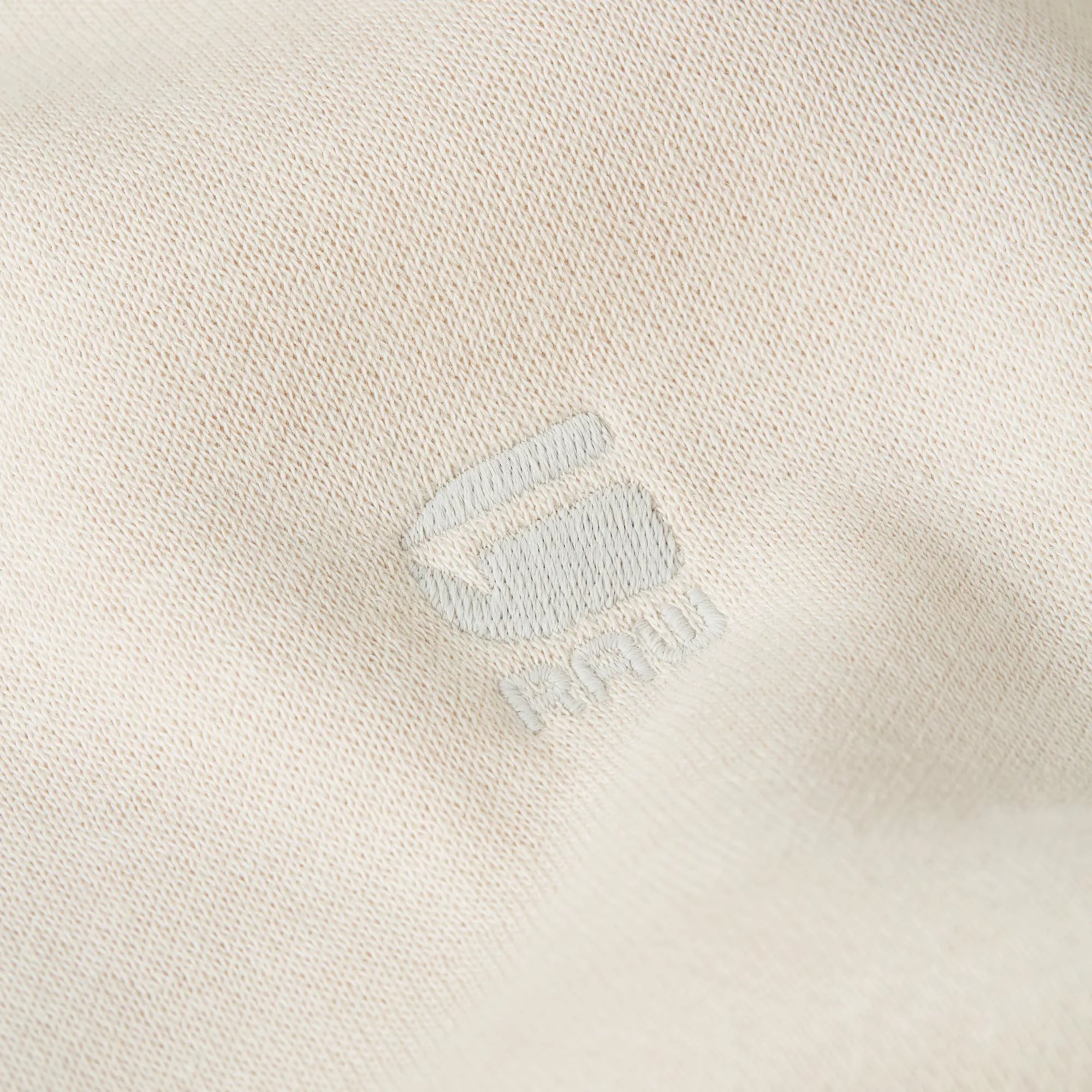 The Premium Core Hooded Sweater is a versatile essential designed with modern detailing and sustainable craftsmanship. Cut in a straight fit, it features a cross-over hood with drawstrings, a ribbed inset piece at the front, and a spacious kangaroo pocket for everyday utility. Ribbed side panels, cuffs, and hem ensure comfort and shape retention, while the chest is subtly finished with the iconic G-Star RAW embroidery.