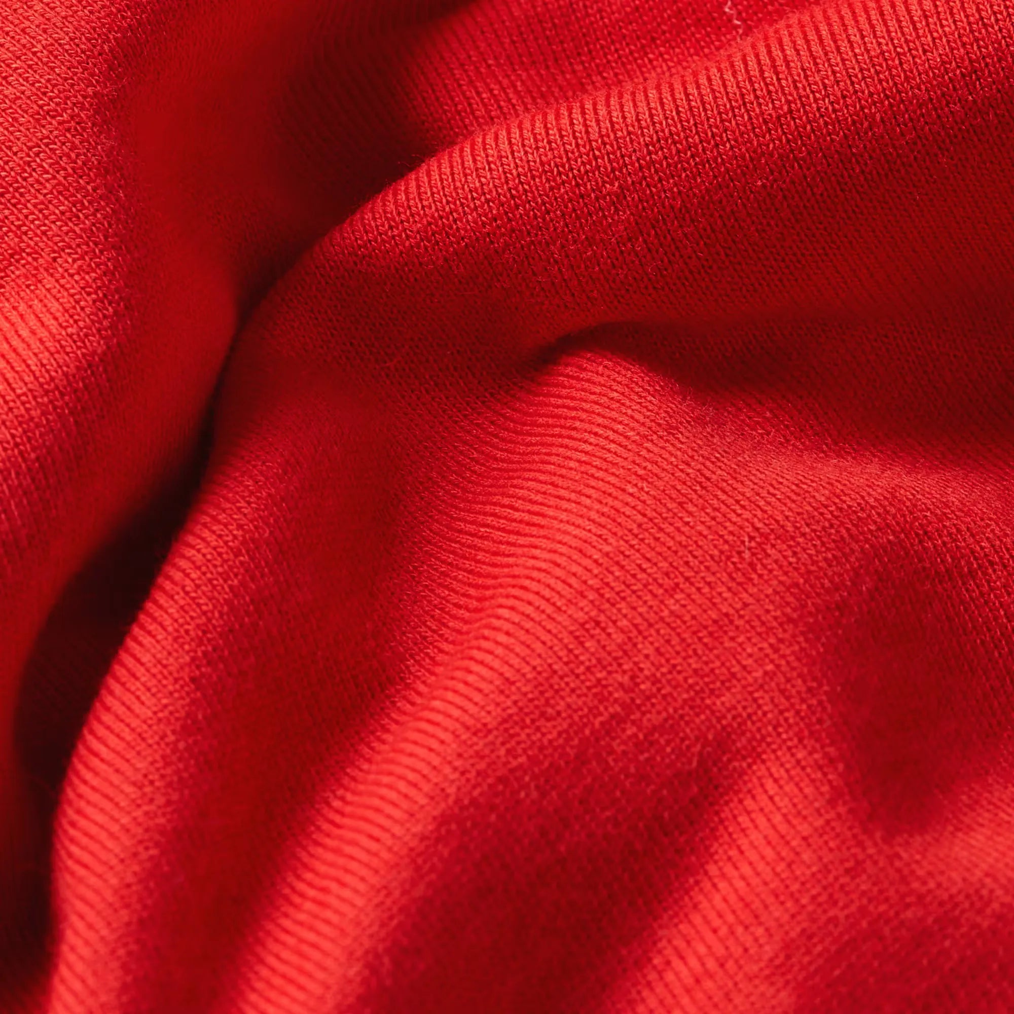 Hoodie Distressed Originals features a kangaroo pocket and a hood with a drawstring. The graphic print at the chest completes it.