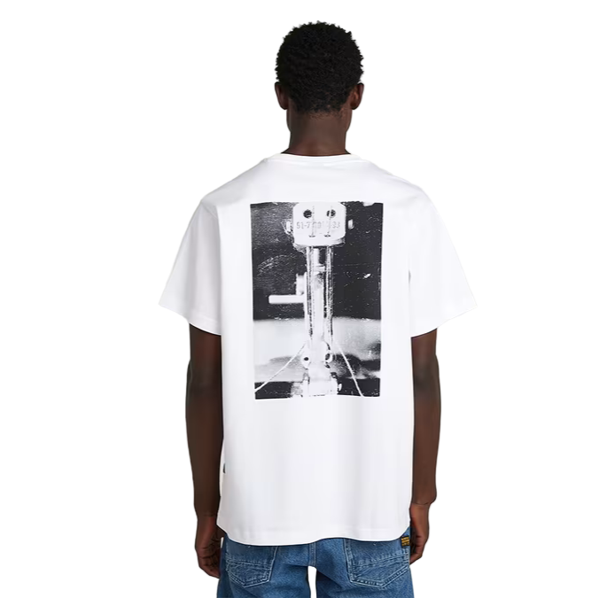  White loose-fit T-shirt with round neck and sewing machine graphic print on the back