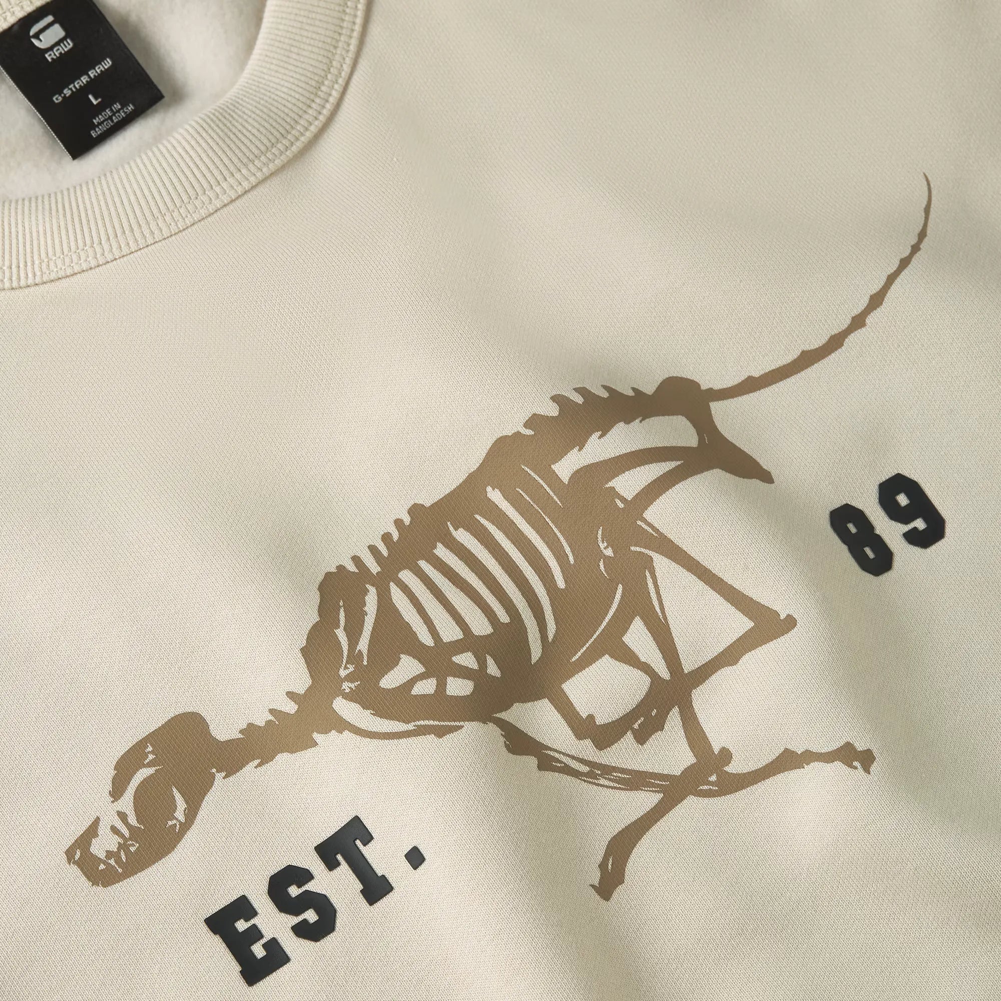 G-Star Running Dog Back Graphic Sweater in dark black with front and back graphic prints, round neckline, and ribbed edges.