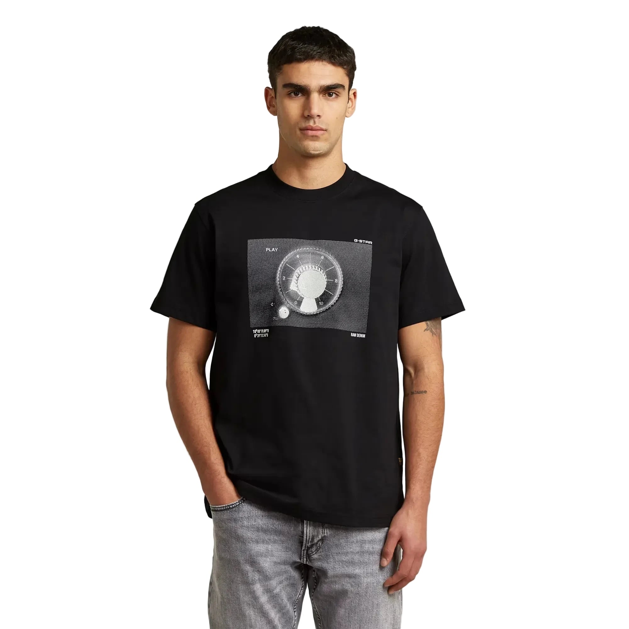 G-Star Multi Graphic Tee with round neck, short sleeves, and lightweight organic cotton fabric