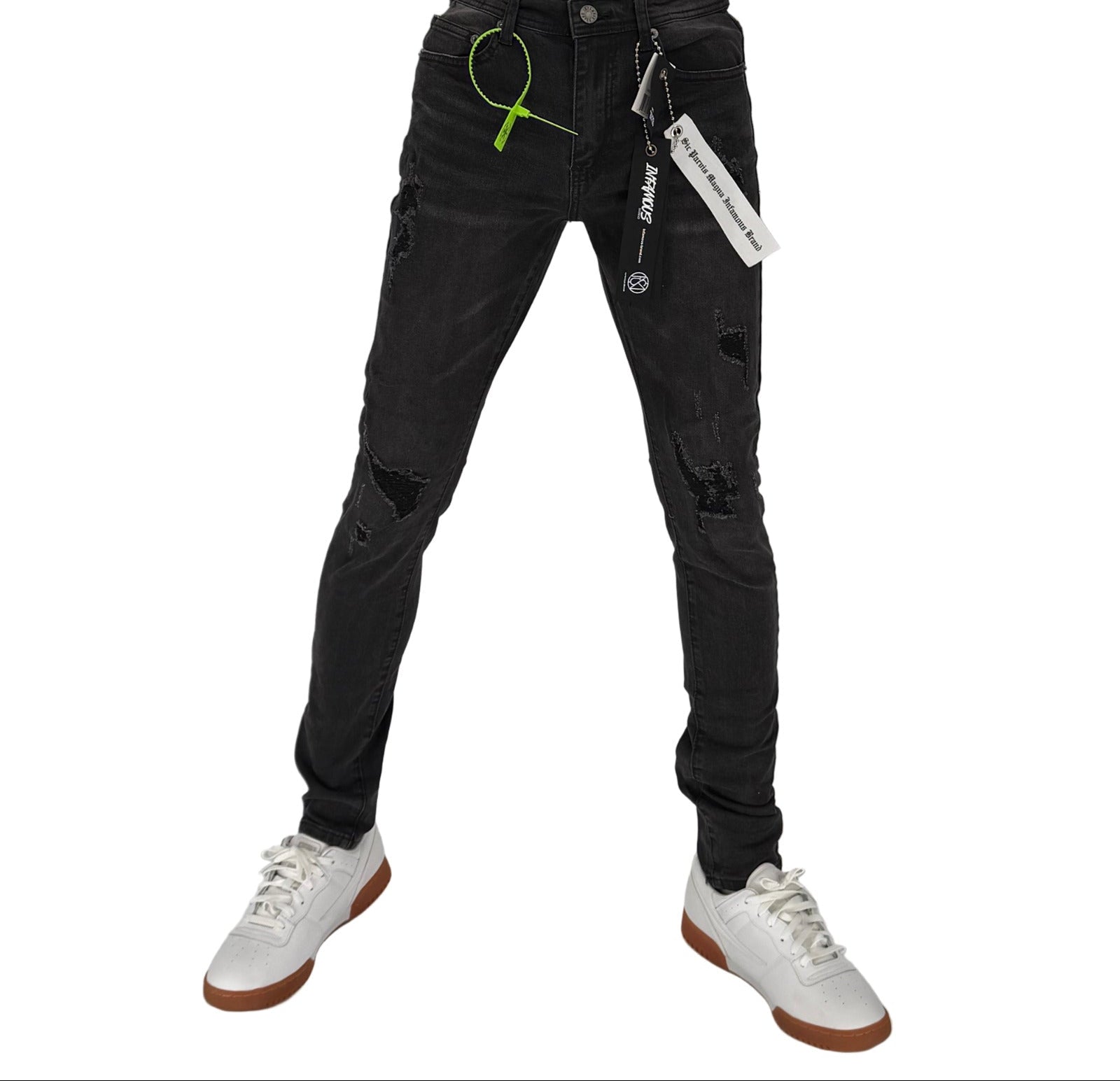 Step up your everyday style with the Infamous Skinny Straight Jeans in Washed Black – the perfect blend of edge and comfort. These jeans feature a modern skinny-straight fit that offers a streamlined silhouette while allowing easy movement throughout the day.