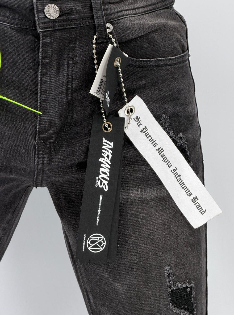 Step up your everyday style with the Infamous Skinny Straight Jeans in Washed Black – the perfect blend of edge and comfort. These jeans feature a modern skinny-straight fit that offers a streamlined silhouette while allowing easy movement throughout the day.