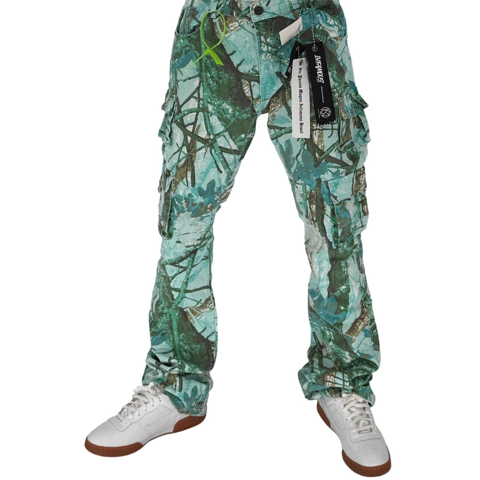Make a bold move in the Camo Stack Pants in Cameleon Camo – a streetwear essential designed to elevate your fit with standout style and next-level comfort. Featuring an eye-catching camo pattern and a stacked-leg design, these pants bring a modern twist to classic military-inspired fashion.