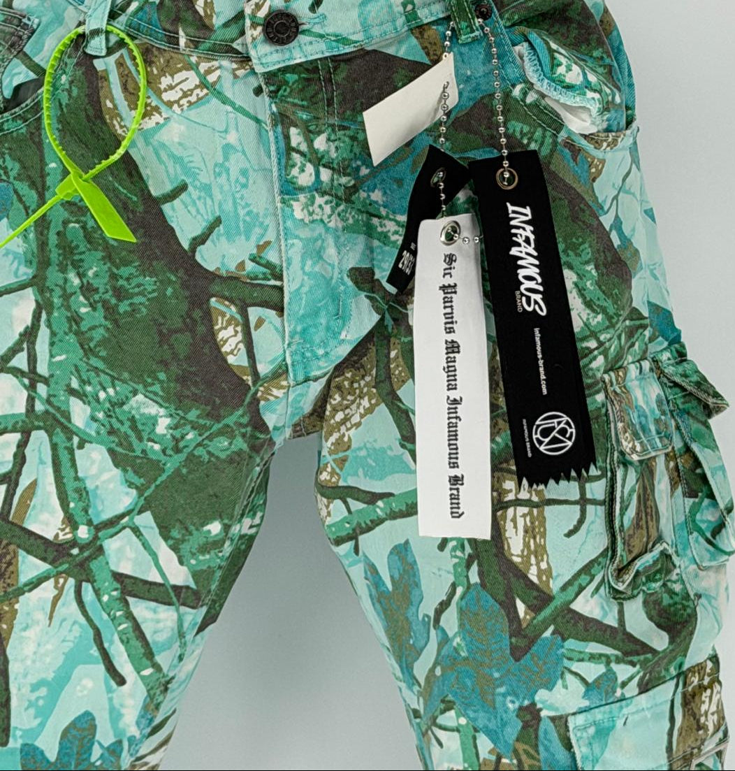 Make a bold move in the Camo Stack Pants in Cameleon Camo – a streetwear essential designed to elevate your fit with standout style and next-level comfort. Featuring an eye-catching camo pattern and a stacked-leg design, these pants bring a modern twist to classic military-inspired fashion.