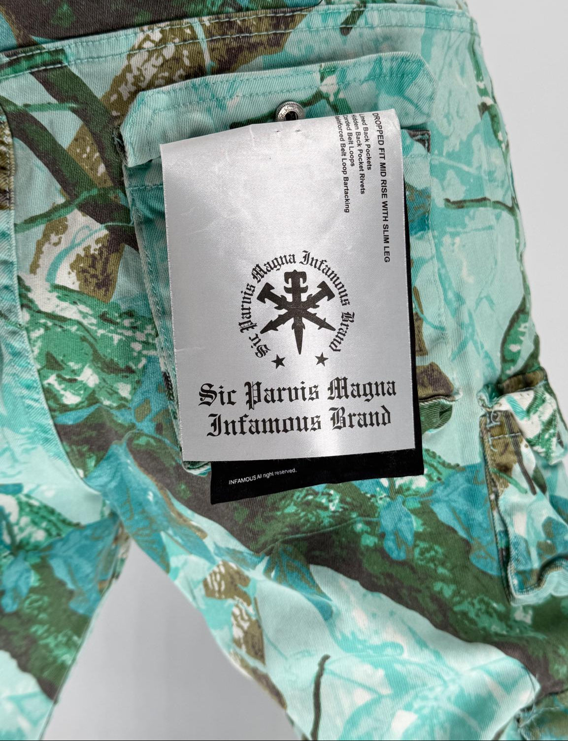 Make a bold move in the Camo Stack Pants in Cameleon Camo – a streetwear essential designed to elevate your fit with standout style and next-level comfort. Featuring an eye-catching camo pattern and a stacked-leg design, these pants bring a modern twist to classic military-inspired fashion.