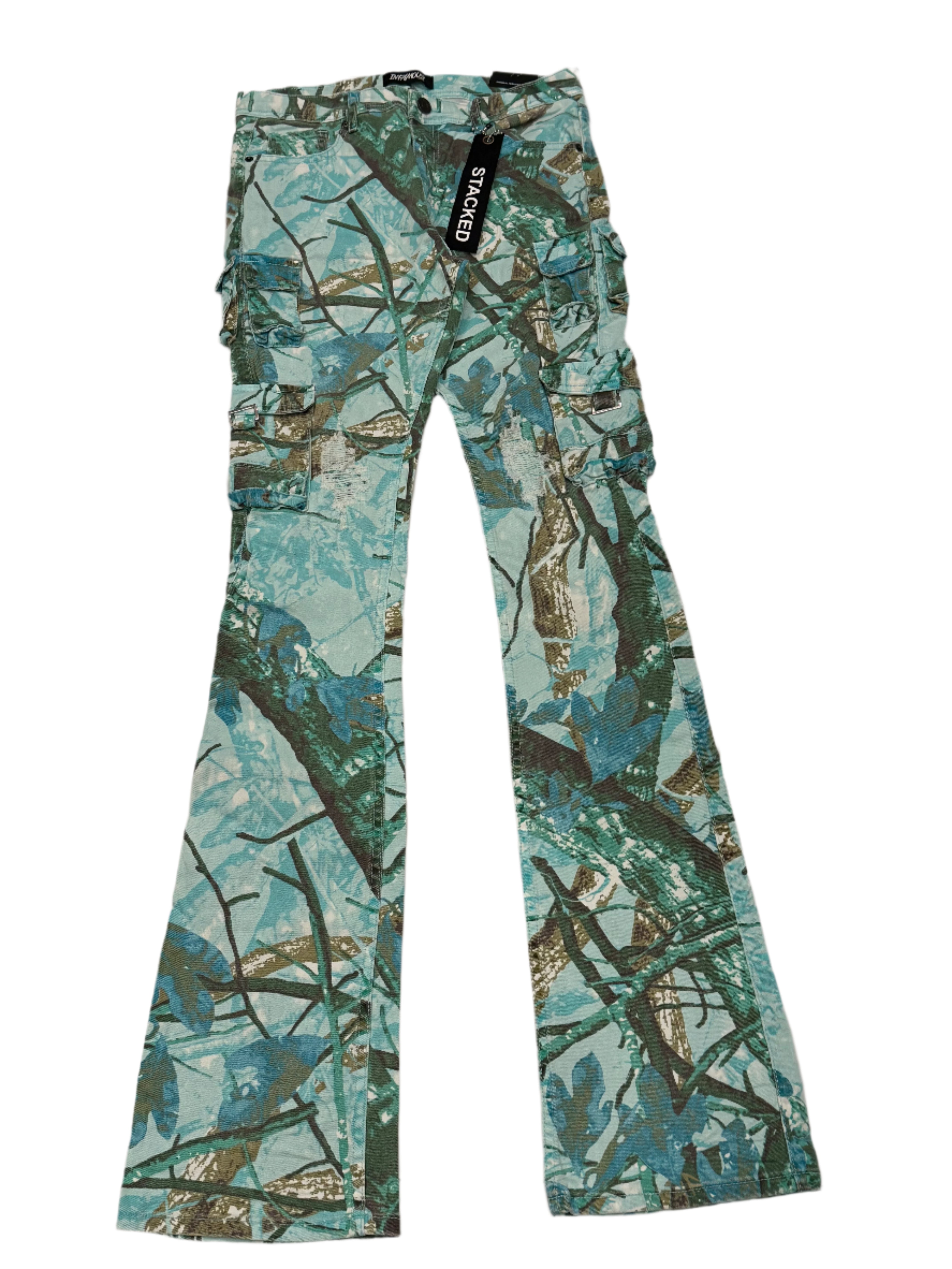 Make a bold move in the Camo Stack Pants in Cameleon Camo – a streetwear essential designed to elevate your fit with standout style and next-level comfort. Featuring an eye-catching camo pattern and a stacked-leg design, these pants bring a modern twist to classic military-inspired fashion.

