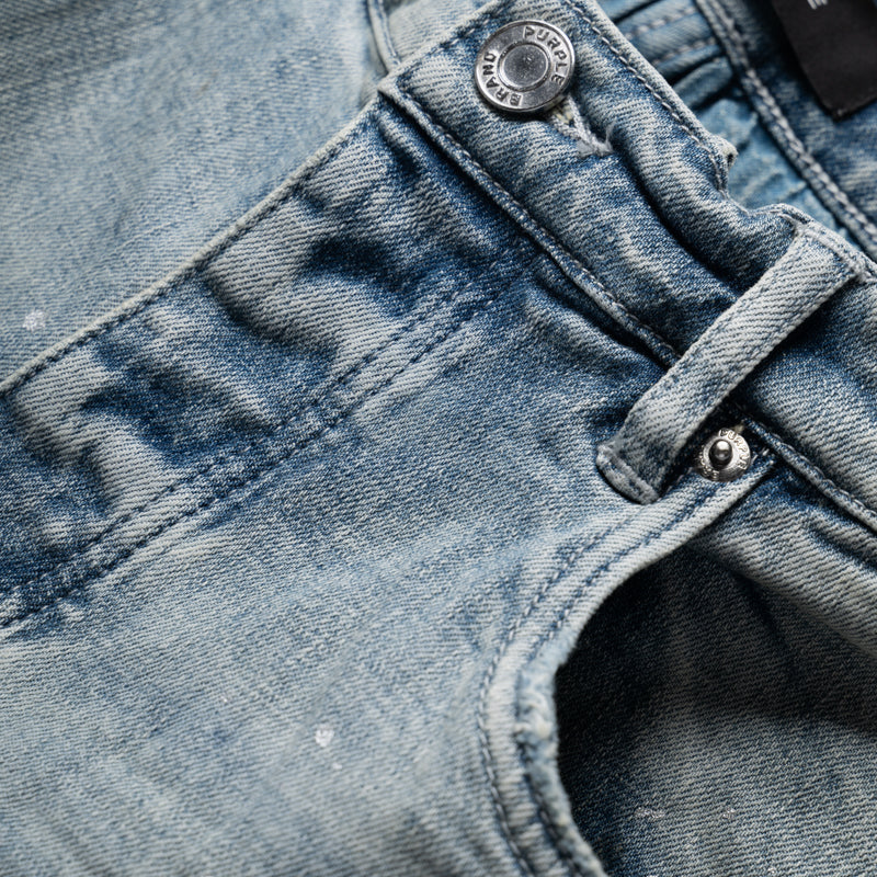 
These Purple Brand jeans have the signature low rise waist and skinny leg that are present in P001's. The light indigo blue Worn Reflective Jean is highlighted by its blowout right knee and reflective detailing.
