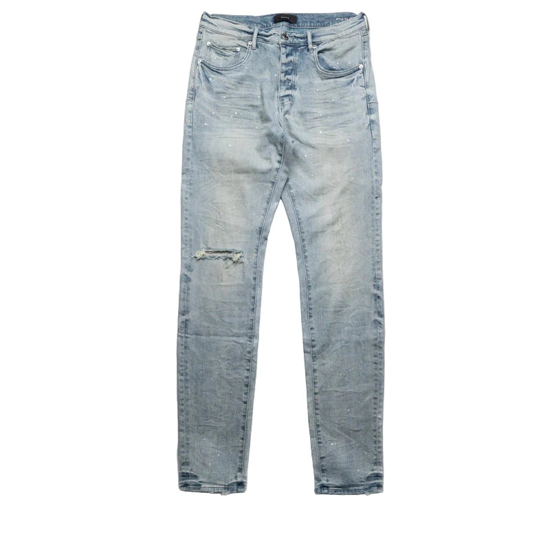 
These Purple Brand jeans have the signature low rise waist and skinny leg that are present in P001's. The light indigo blue Worn Reflective Jean is highlighted by its blowout right knee and reflective detailing.
