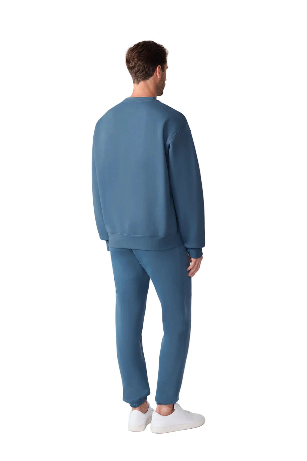 The Julius sweatshirt from MACKAGE is crafted from premium double-face jersey for a sleek yet comfortable feel. Featuring the brand’s signature silicone logo at the chest, this crewneck combines modern minimalism with refined craftsmanship. Complete with rib-knit collar, cuffs, and hem, it delivers a clean silhouette ideal for casual or layered looks.