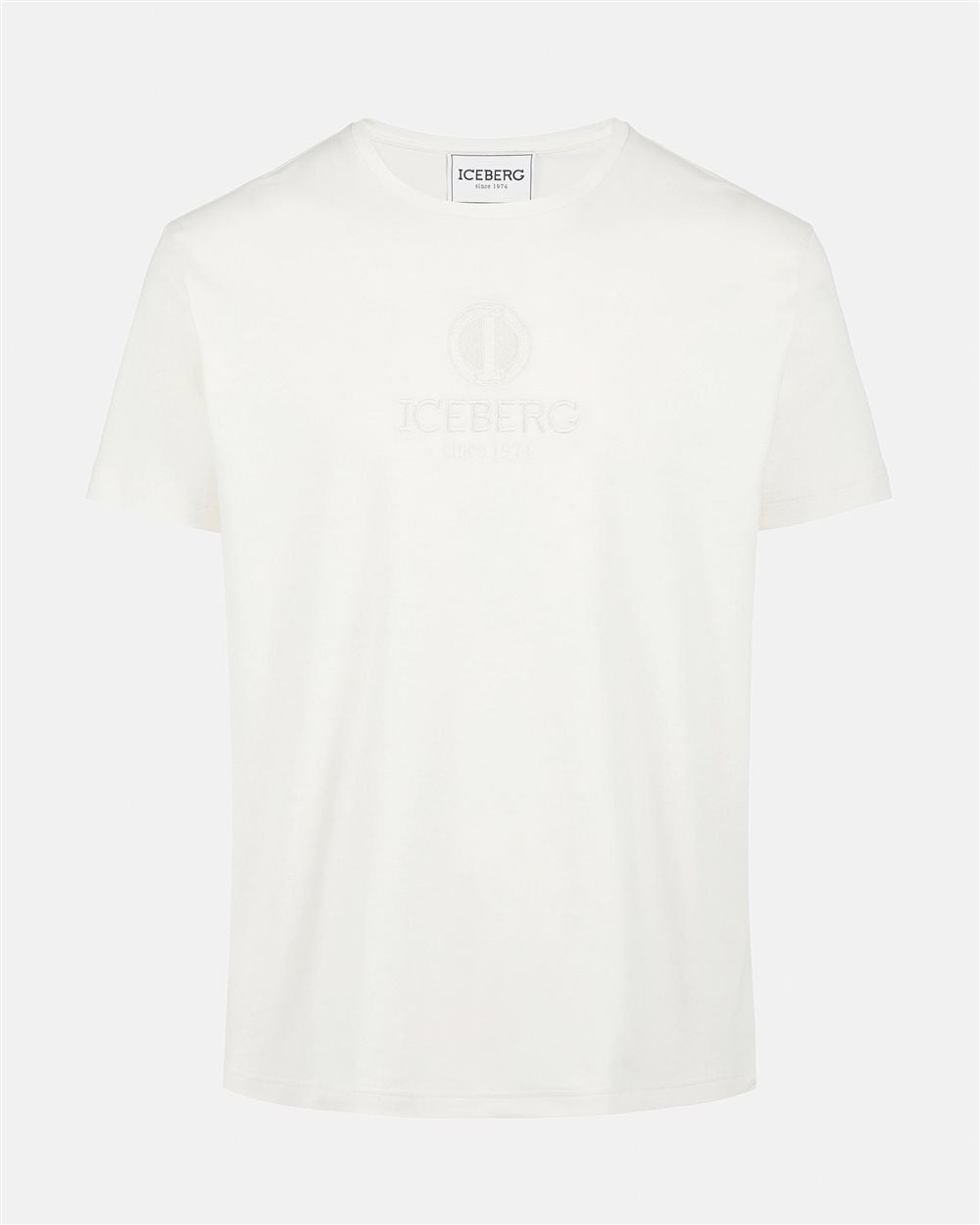 This Iceberg Embroidered Round Logo T-Shirt is made of 100% cotton for a comfortable fit. With an embroidered logo and a classic cream color, this shirt is both stylish and versatile. Plus, it's easy to care for with washing instructions of 30 degrees and ironing up to 110℃.